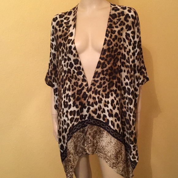 Chico’s NWT Classy Leopard Fusion Ruana - Picture 1 of 6